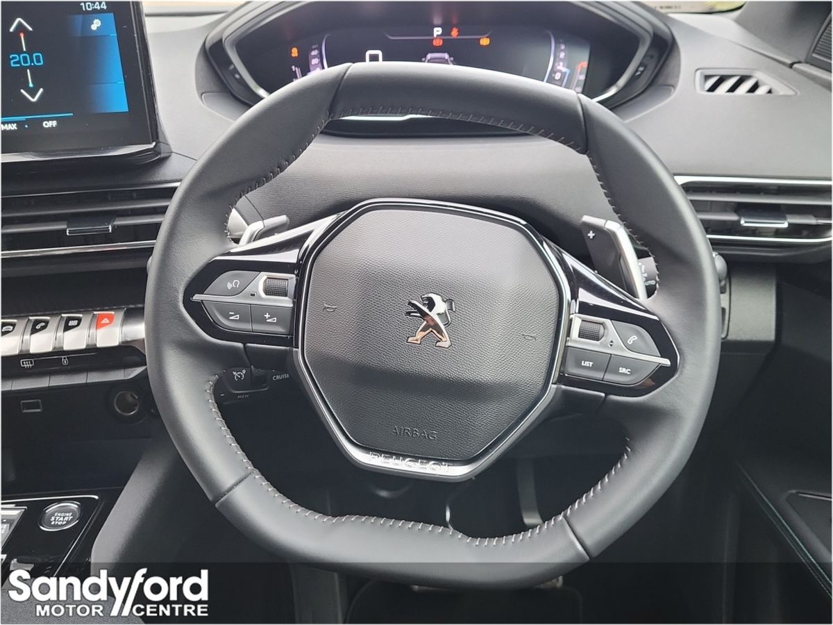 Peugeot Peugeot 5008 1.5 HDi AUTO ALLURE **Ex Demo**