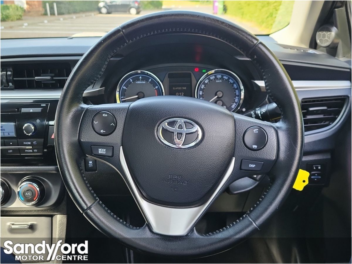 Toyota Toyota Corolla 1.3 VVT-i Aura**Low Miles**