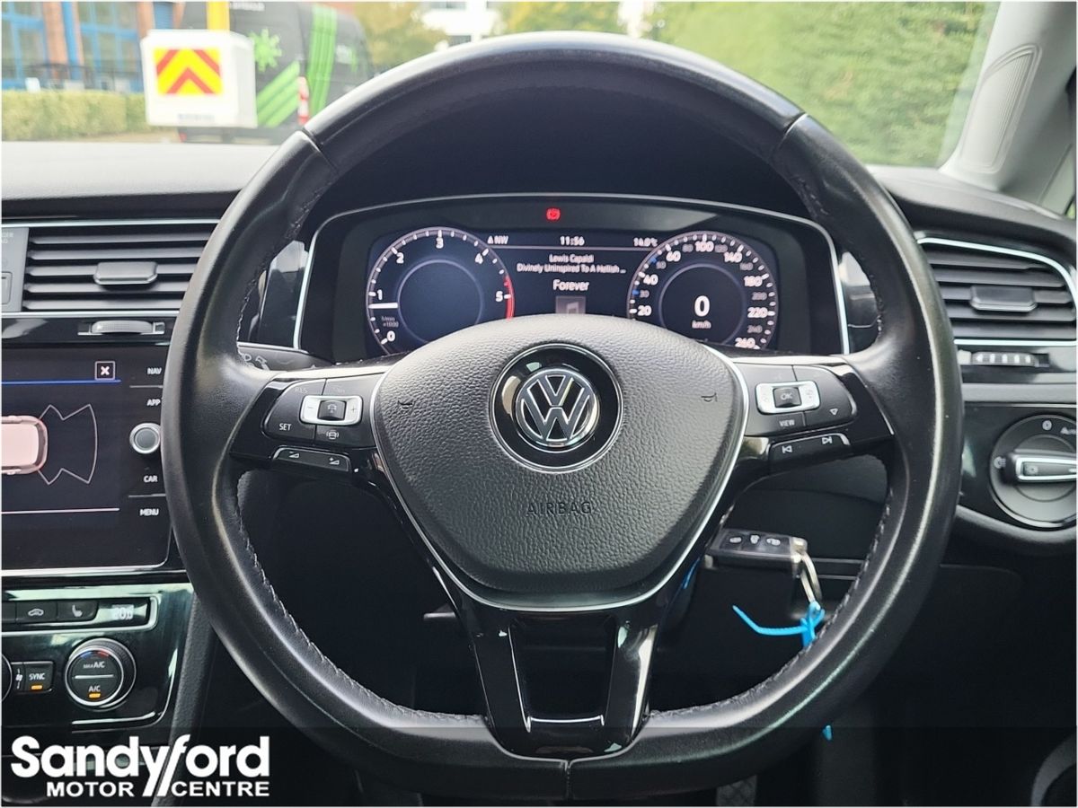 Volkswagen Volkswagen Golf 1.6 TDI 115HP R-LINE 